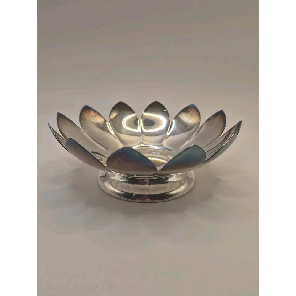 Reed & Barton Silver Plate Water Lily Lotus Bowl Dish #3002